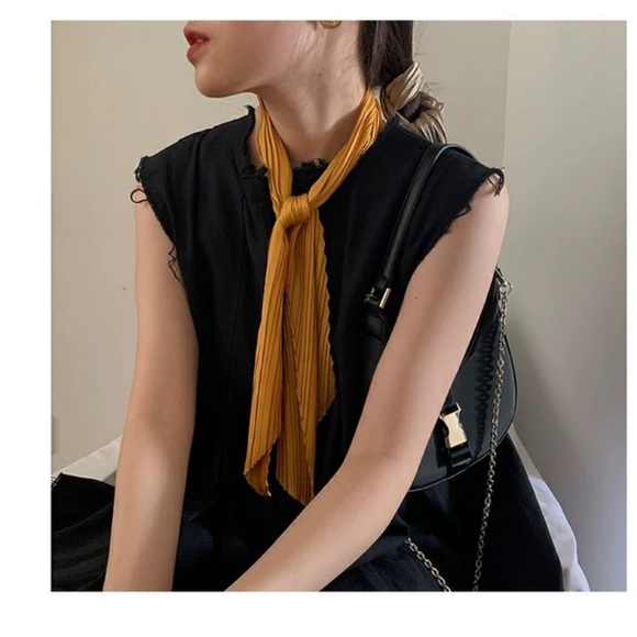 💕LAST ONE Mustard Yellow Silky Pleated Scarf - Picture 3 of 5